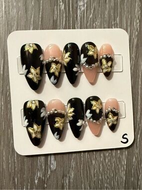 Black & Blush Floral Press-On Nail Set with Gold Accents
